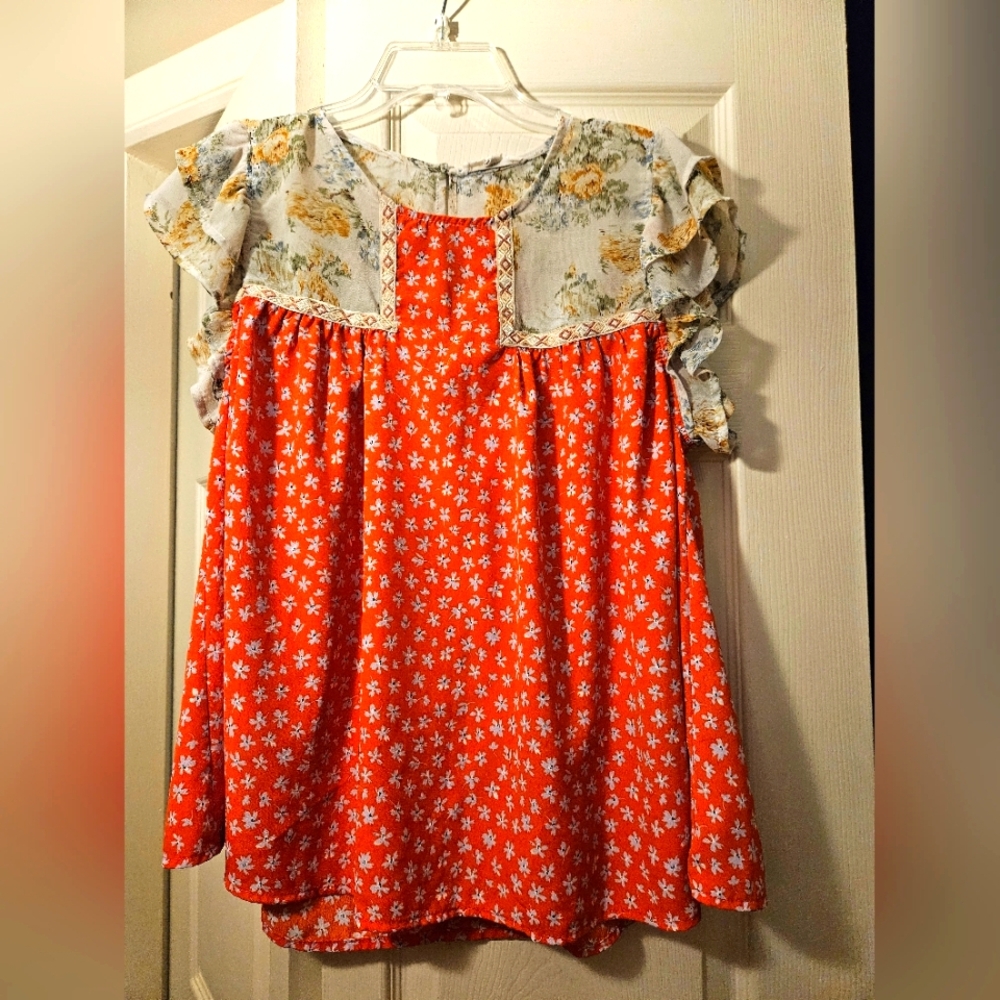 Entro Floral Top Size Medium